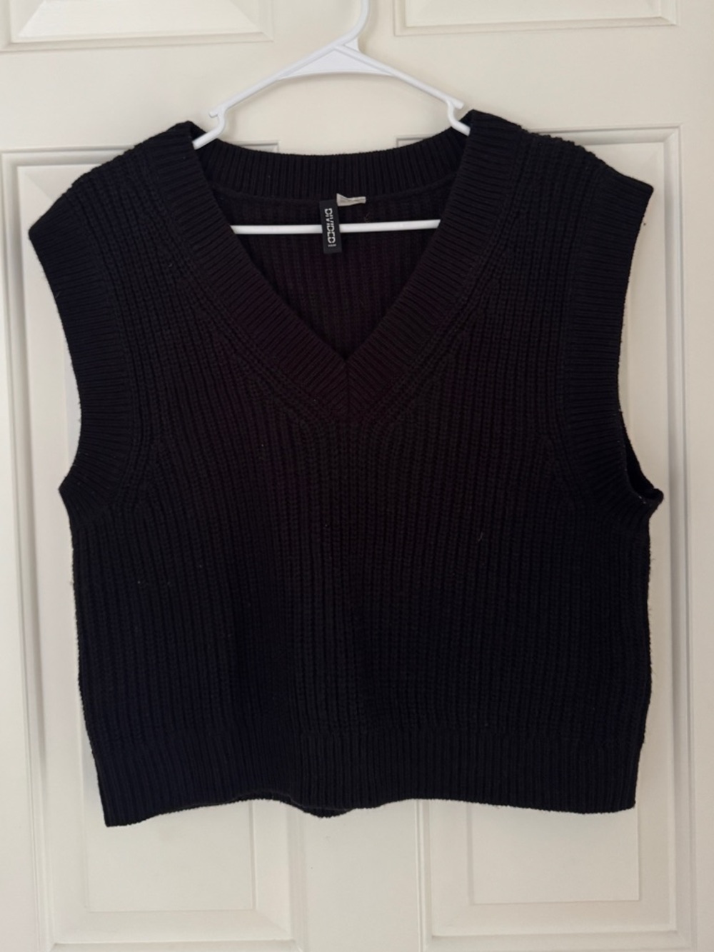 H&M Black Sweater Vest